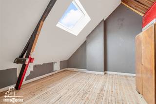 Deze statige herenwoning is gelegen in de Prins Albertstraat, één van de mooiste en meest gegeerde straten van Sint-Niklaas, en dit op...