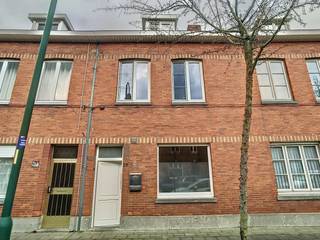 Spacious 3 bedroom house for rent in Sint-Jozef (Bruges). The house is fully equipped and is located in close proximity to various...