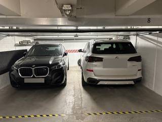 Dubbele gesloten garagebox op niveau -1 gelegen langs de Kustlaan tussen het Albertplein en het Driehoeksplein.Zeer gemakkelijk toegankelijk en...