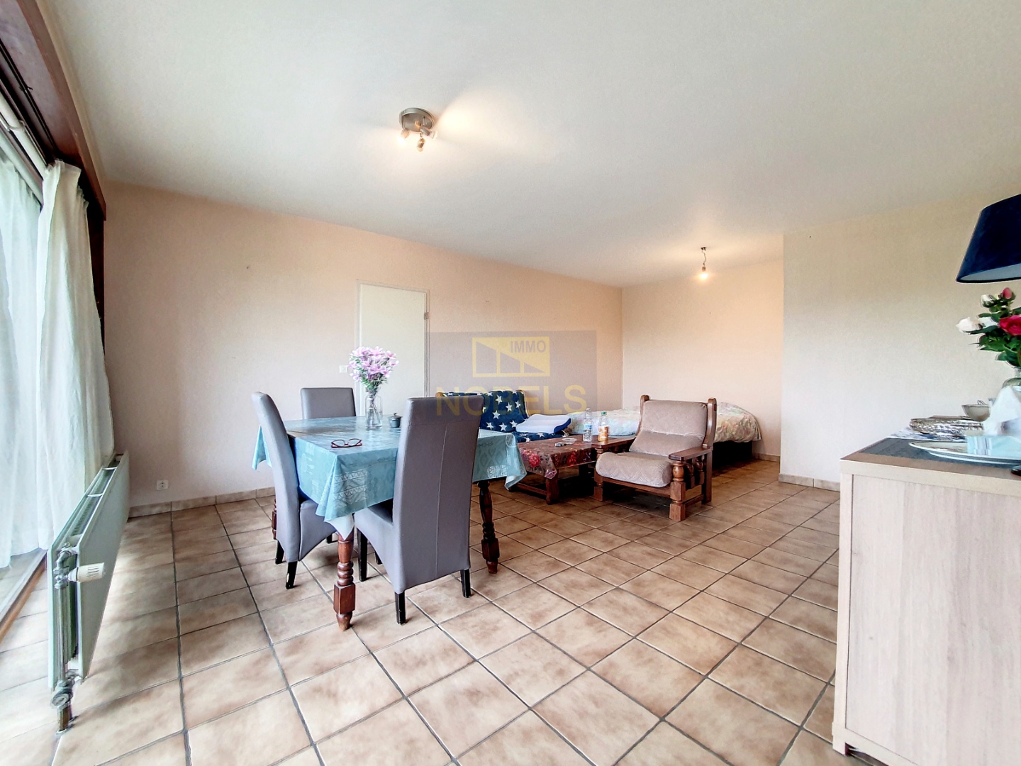 Te koop, charmant 2-slaapkamerappartement met garage en terras in hartje Oudenaarde - photo 1