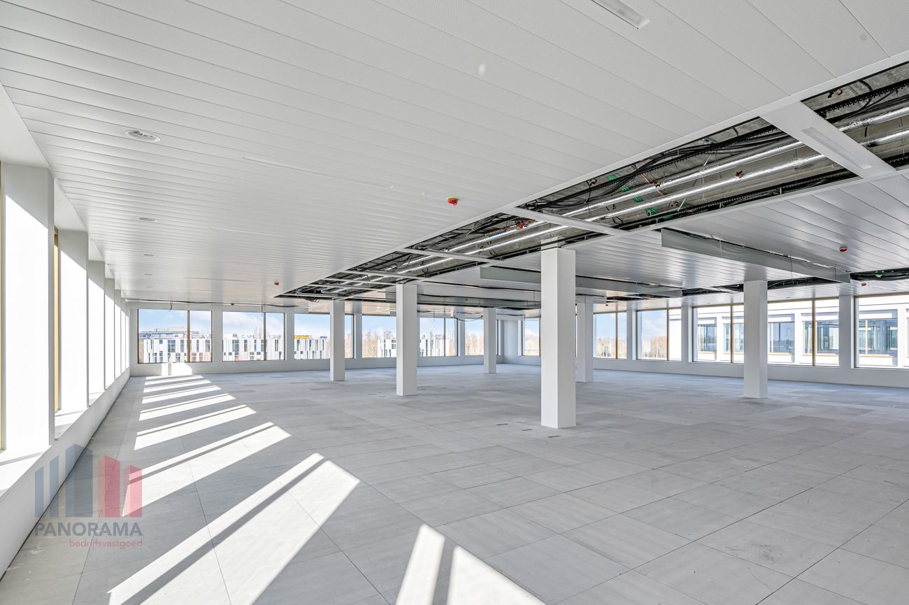 Unieke kantoorruimte op absolute toplocatie met visibiliteit van de R4 - foto 4