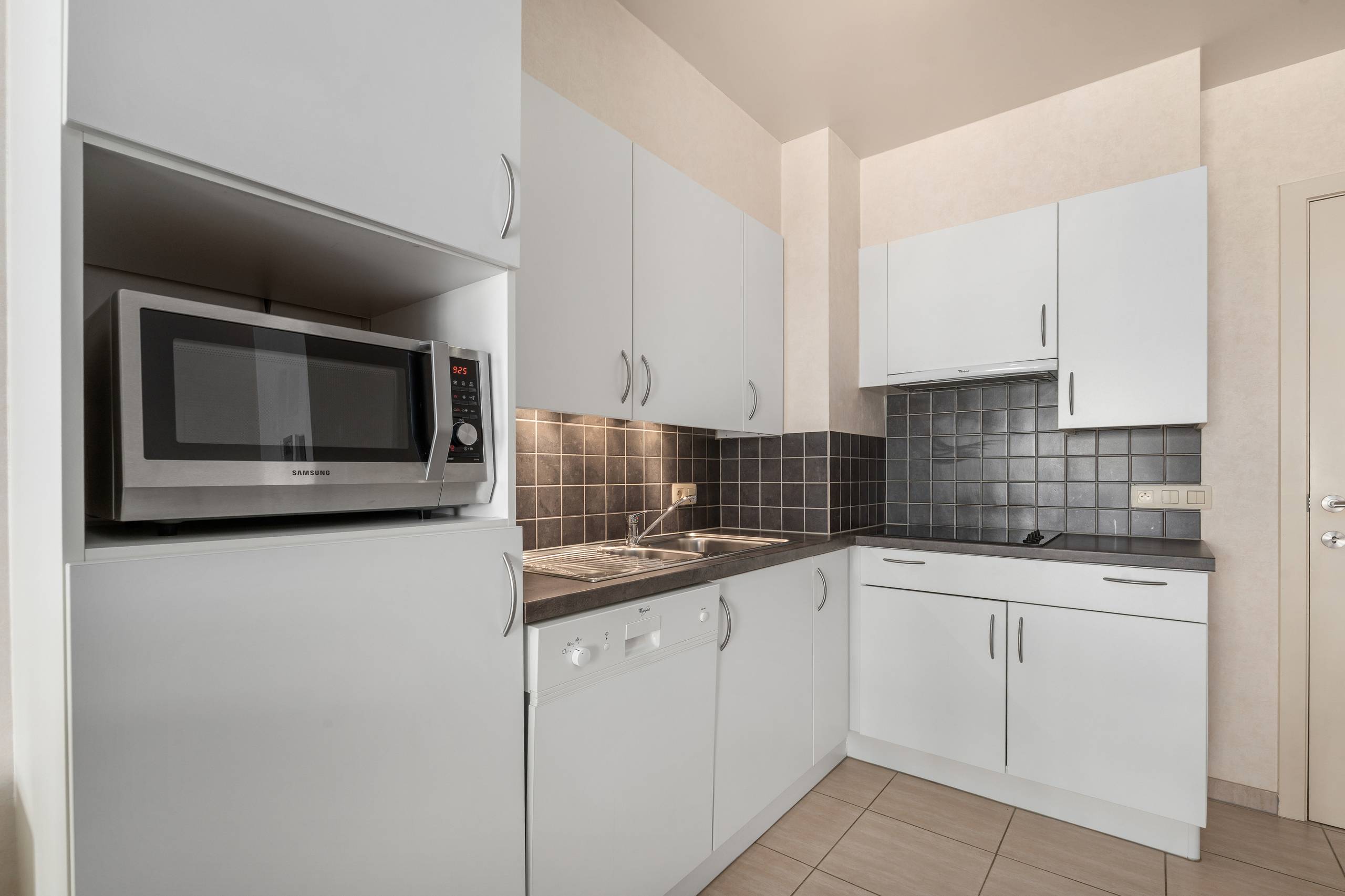 Centraal gelegen appartement te koop in centrum Westende - foto 4