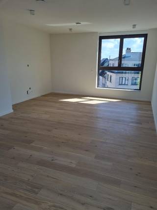 Luxueus nieuwbouw penthouse in het centrum van Lier met eedn doordachte indeling, groete raampartijen en een zeet groot terras.De Lesselier is een...