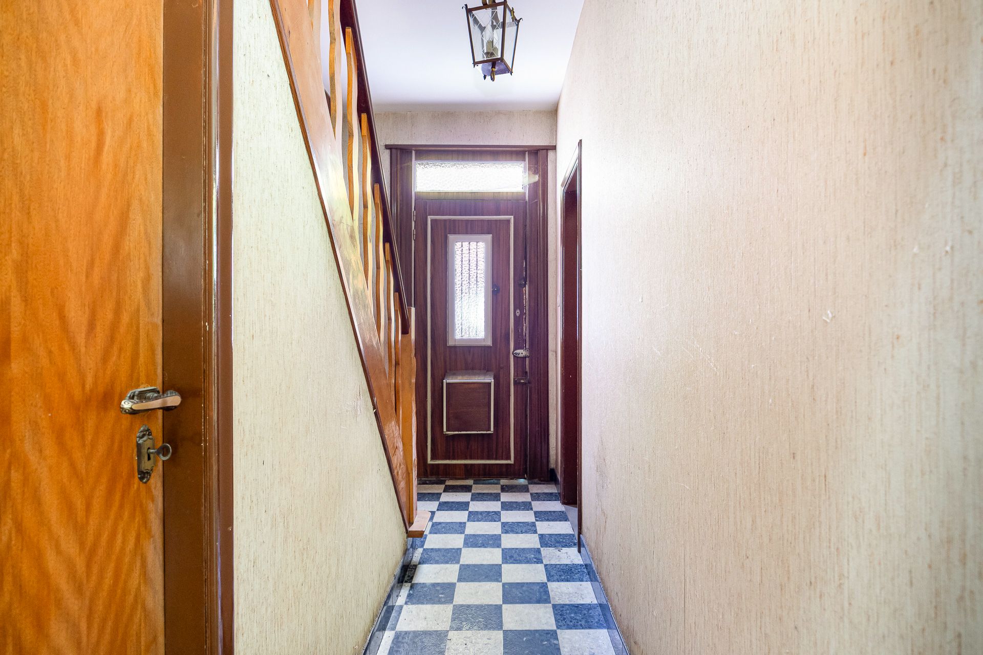 Te renoveren eengezinswoning met 2 slaapkamers en stadstuin - foto 2