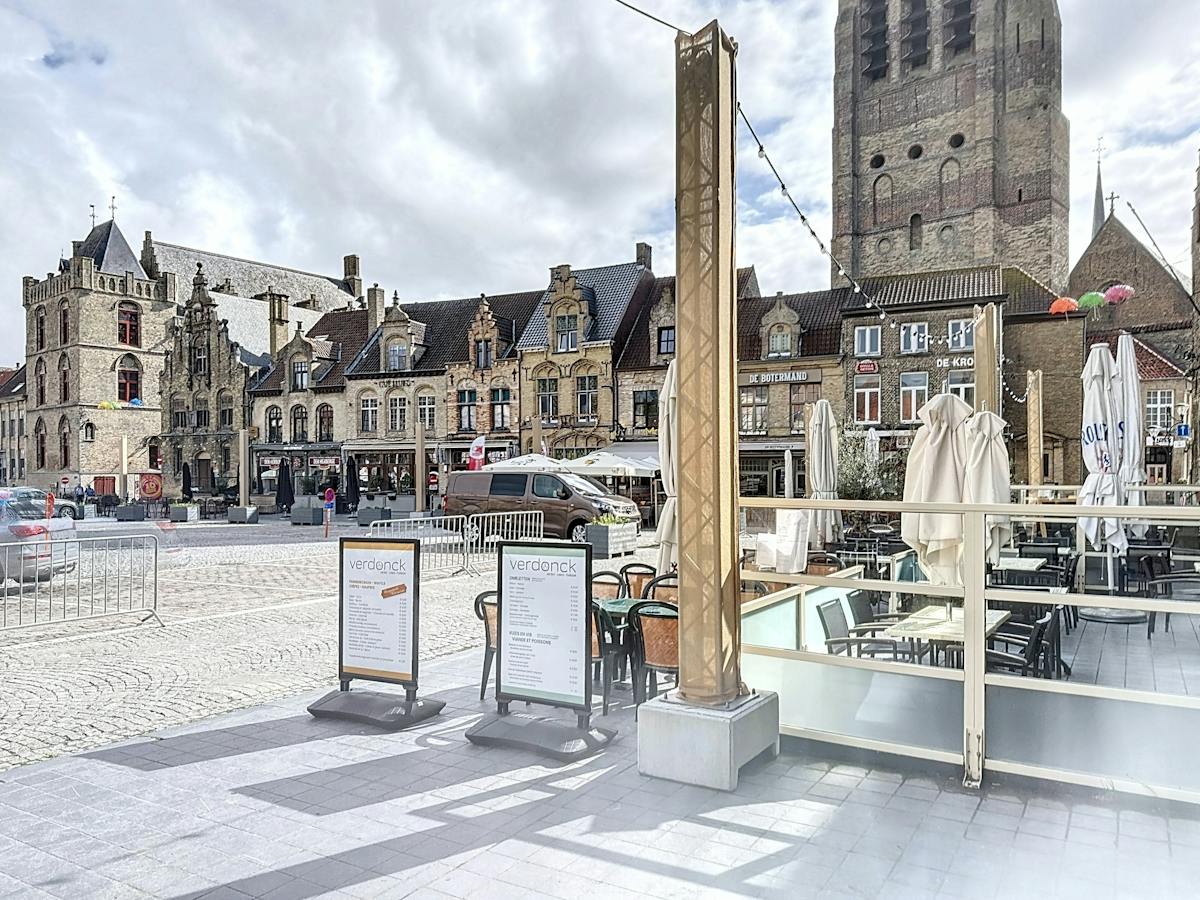 Rez-de-chaussée commercial à louer sur la Grote Markt à Furnes. - photo 5