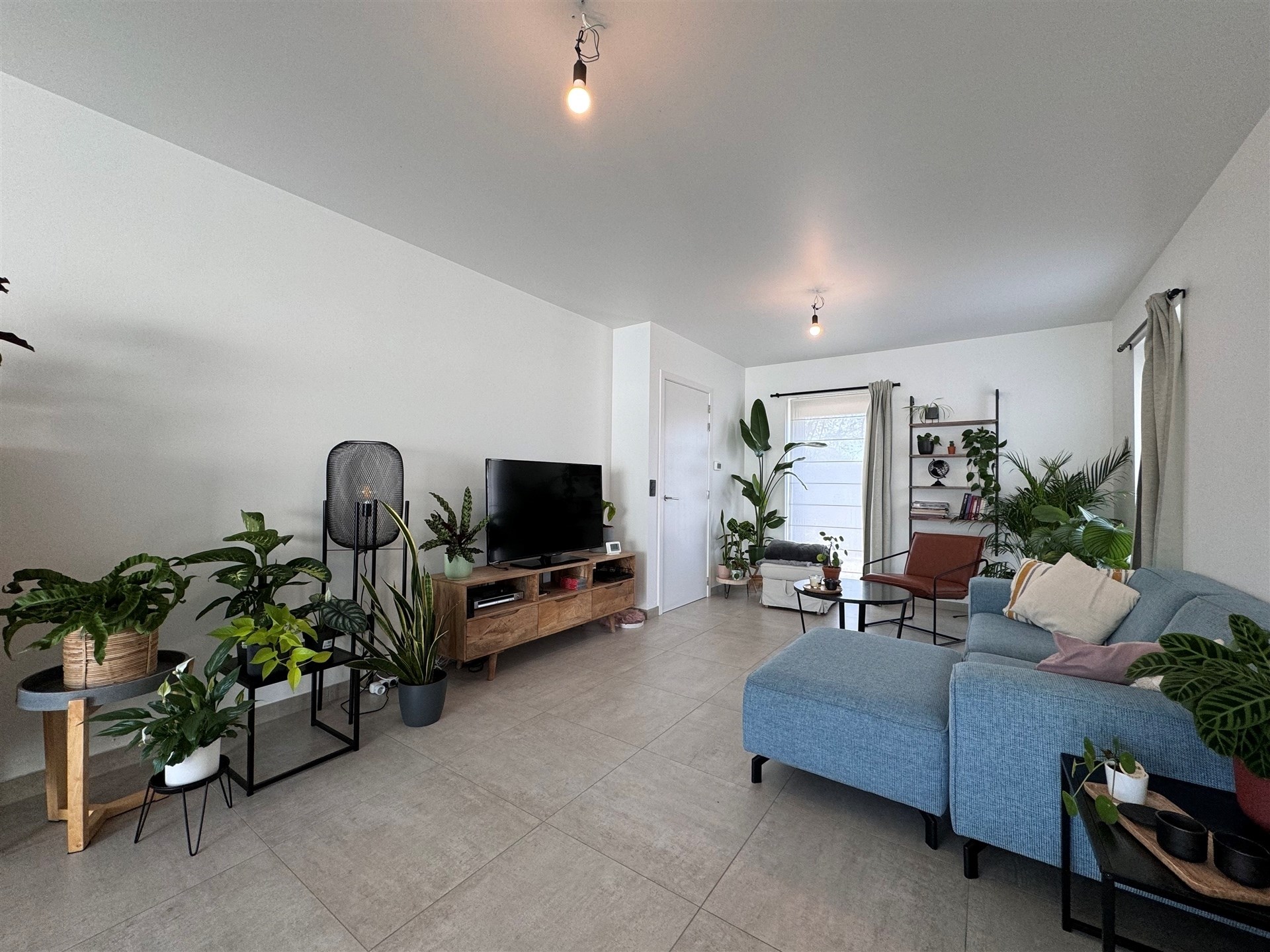 Moderne energiezuinige 3 slaapkamer woning met tuin en staanplaats. - foto 5