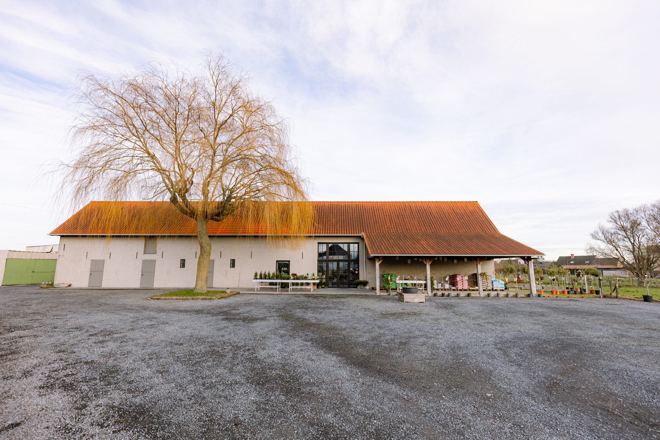 Hoeve met commerciële zichtlocatie in Torhout + weiland  - foto 2