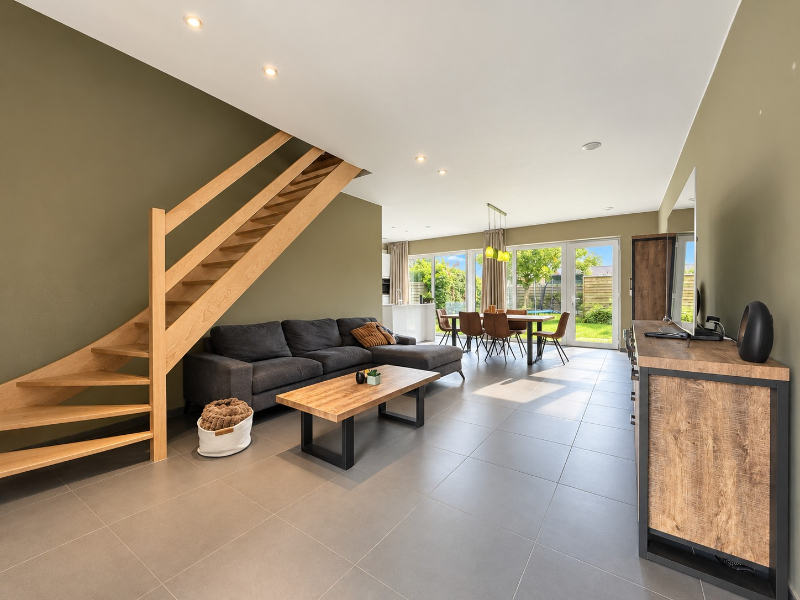 Moderne lage-energiewoning met mooie tuin en garage in een rustige woonwijk - foto 4