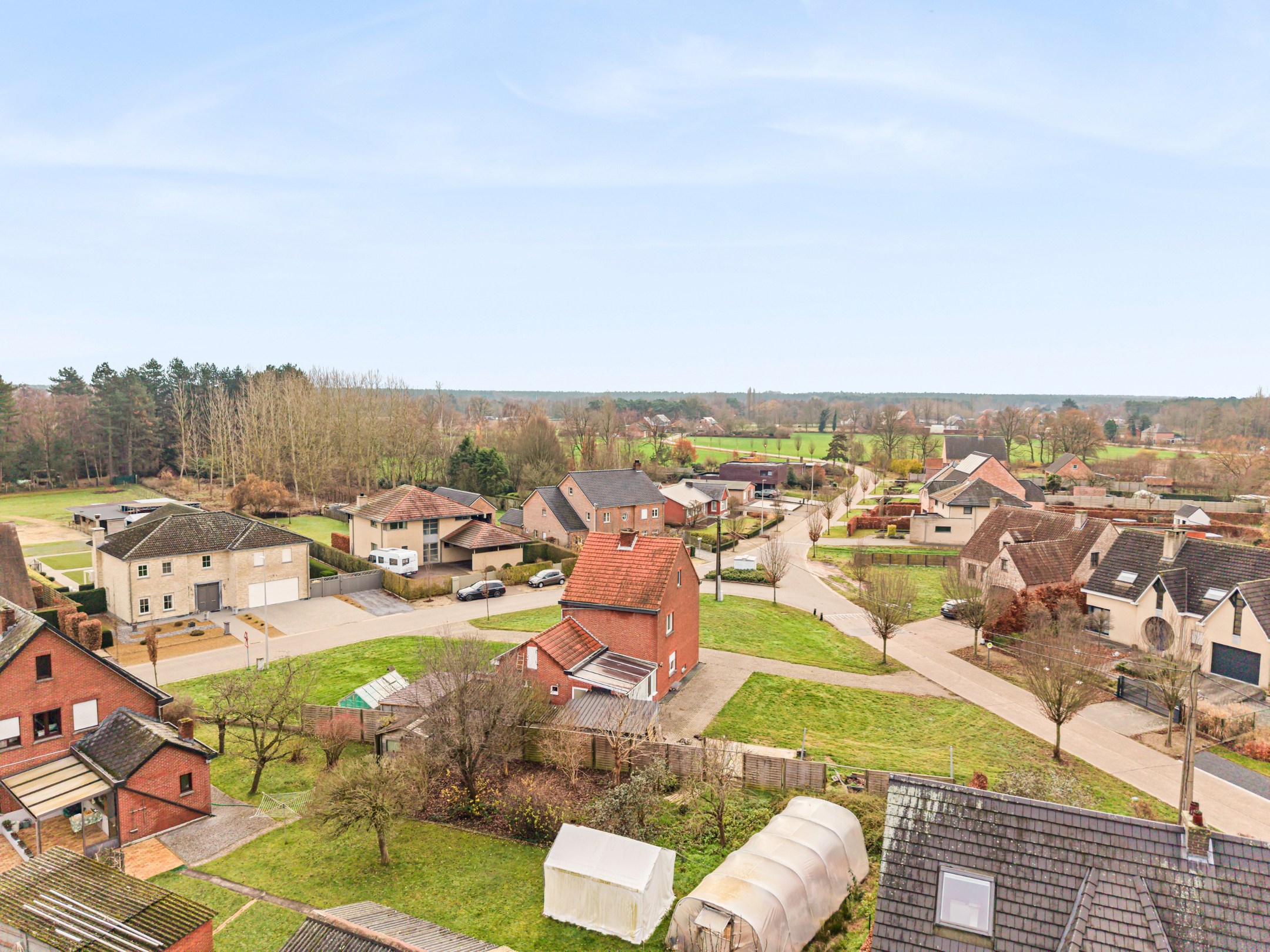 Te renoveren woning met verkavelingsmogelijkheid te Veerle. - foto 3