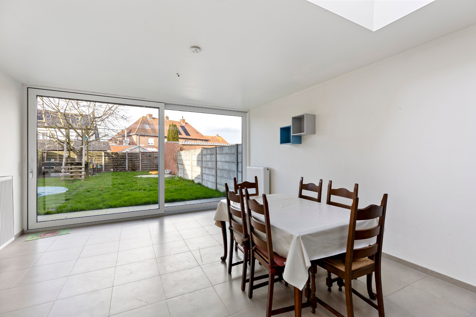 Gerenoveerde woning nabij het centrum van Veurne! - foto 4