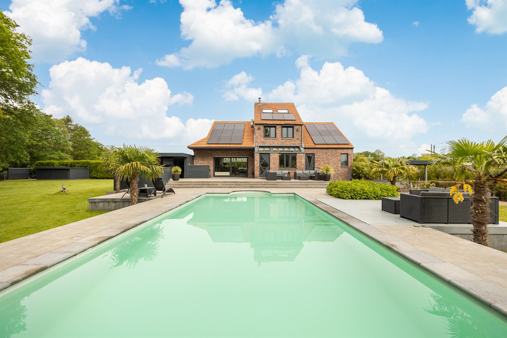 Woning met burelen, opslagruimte en een prachtige tuin! - foto 2