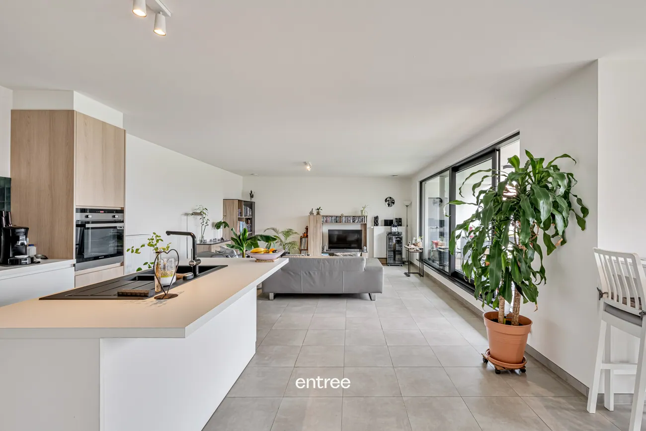 Ready-to-move-in 2-bedroom apartment within cycling distance of Ghent city center - photo 2