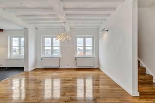 In een van de meest gegeerde wijken van Brussel, in het hart van de Zavel en tegenover de majestueuze Kerk van de Minimen, ontdek dit...