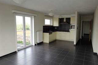 Dit aangename appartement is gelegen op de 6e verdieping en beschikt over een inkomhal, een ruime en lichtrijke leefruimte met open,...