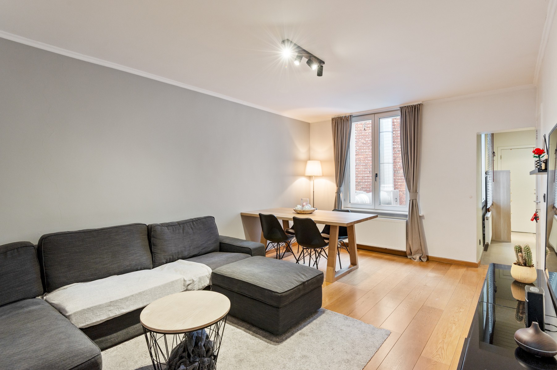 Instapklaar en energiezuinig appartement op uitstekende ligging - foto 3