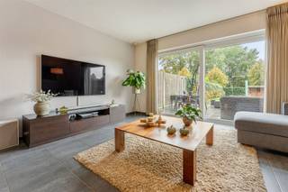 Knappe, energiezuinige HOB in pastorijstijl gelegen in een doodlopende straat op een perceel van 4a22ca te Beverlo. Belangrijkste troeven:- Centrale...