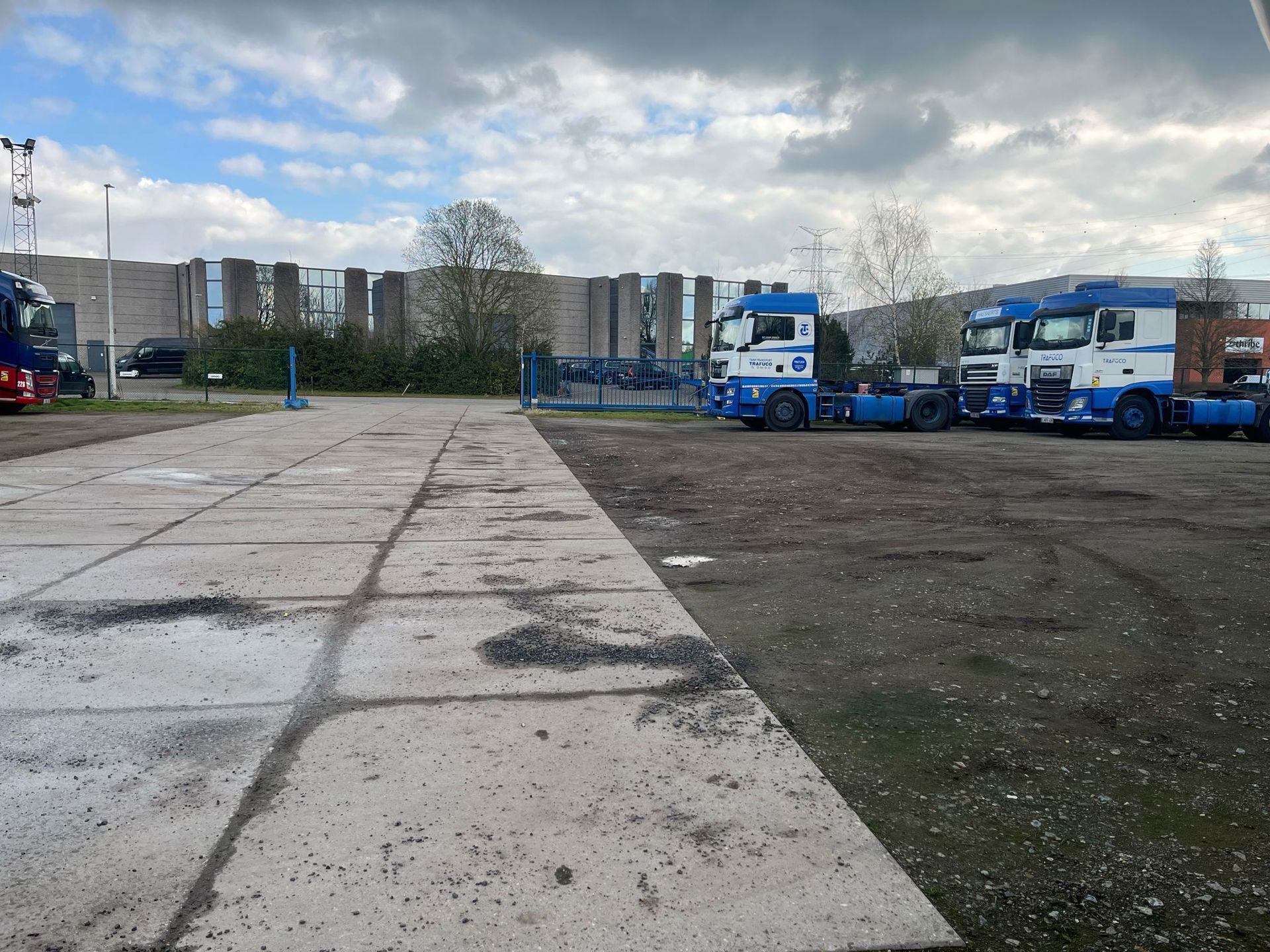 Deels verhard en omheind terrein van 3.500m² te Schelle - foto 4