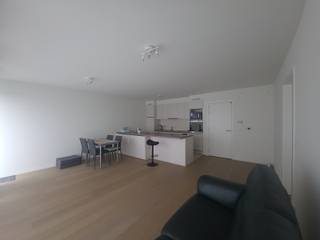Nabij het centrum van Deinze bevindt zich dit appartementsgebouw bestaande uit 8 appartementen met garage of autostaanplaats. Het...