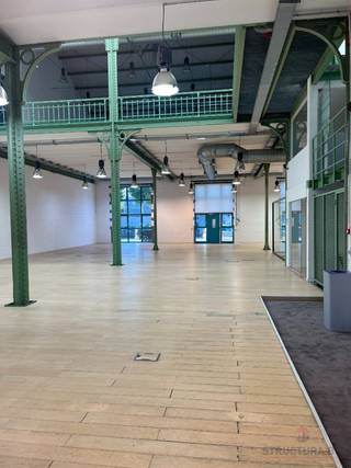 Prachtige ruimte in industriële stijl te koop met veel karakter. Ideaal en strategisch gelegen op de site “L'Arsenal”, op het kruispunt van...