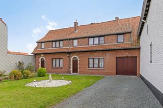 Op zoek naar een woning met ruimte, licht en talloze mogelijkheden? Deze karaktervolle woning in Wemmel combineert comfort, flexibiliteit en...