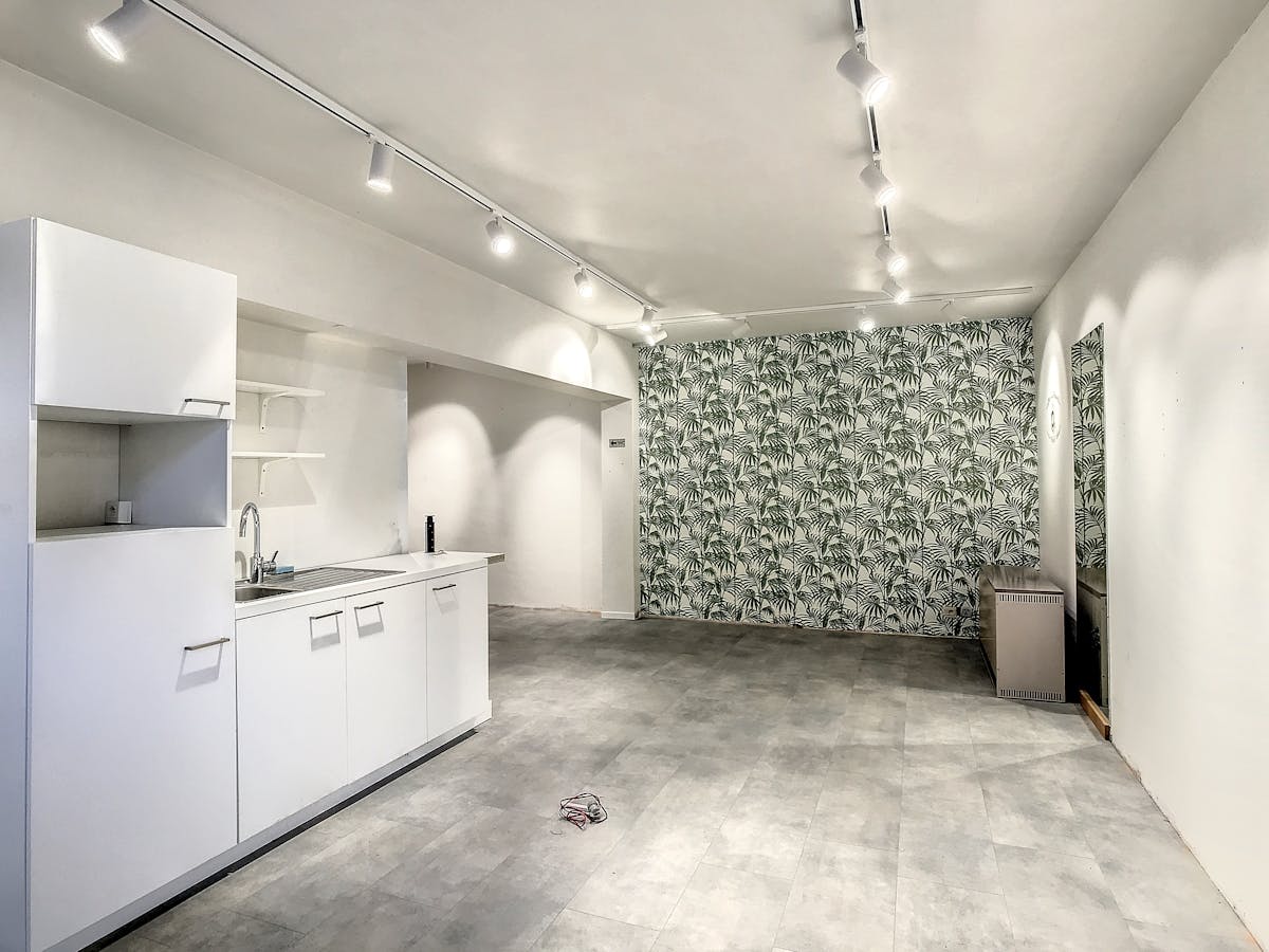 Commercial property for rent in the center of Kortrijk - photo 3