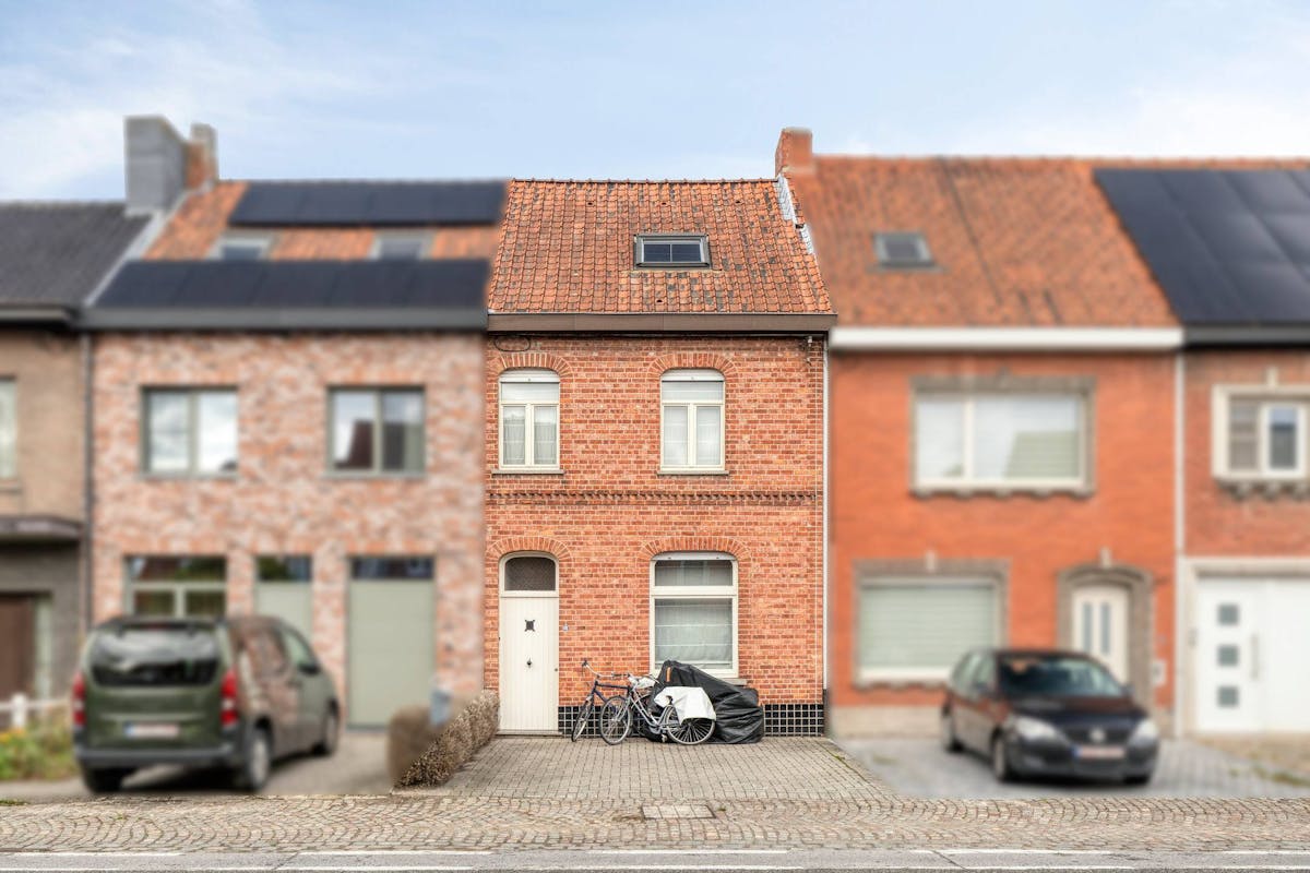 Huis te koop nabij het centrum en station van Waregem - foto 1