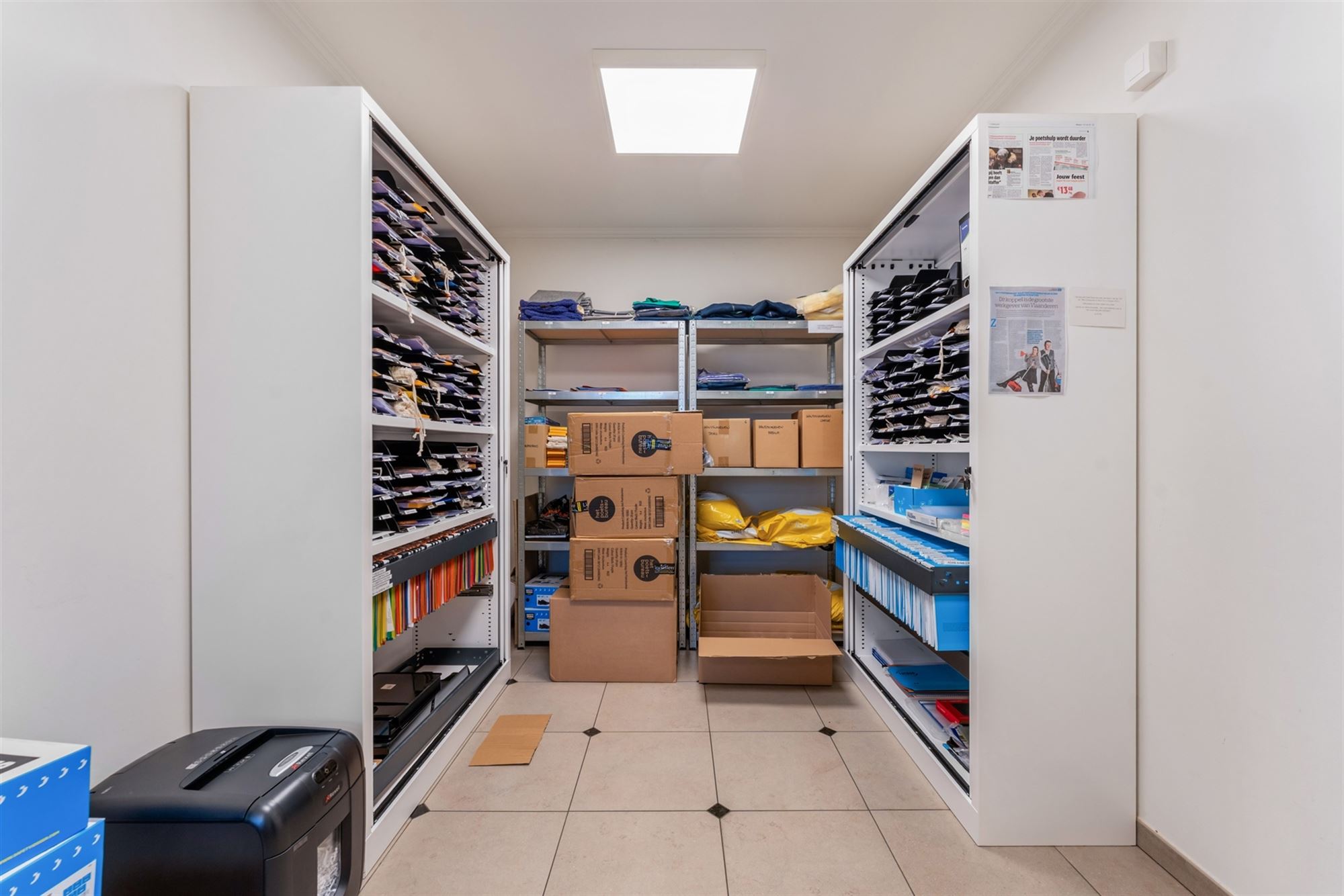 HANDELSPAND MET GOEDE VISIBILITEIT EN RUIME PARKING MET BOVENLIGGEND APPARTEMENT IN HEUSDEN-ZOLDER - foto 5