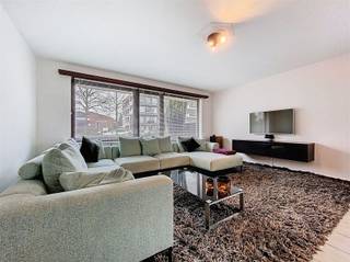 Centraal gelegen appartement met tuin en garage in centrum Brasschaat.Dit appartement is gelegen in een geliefde straat op wandelafstand van het...