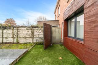 Te koop: instapklare woning in de Kerkhofstraat, Temse, met een praktische indeling en een gezellige tuin van 70 m² met extra tuinhuis.Deze woning...