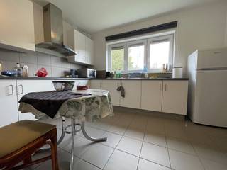 Dit appartement ligt in Guigoven, Hasselt en werd recent volledig opgeknapt. Het maakt deel uit van een kleine residentie met slechts 3...