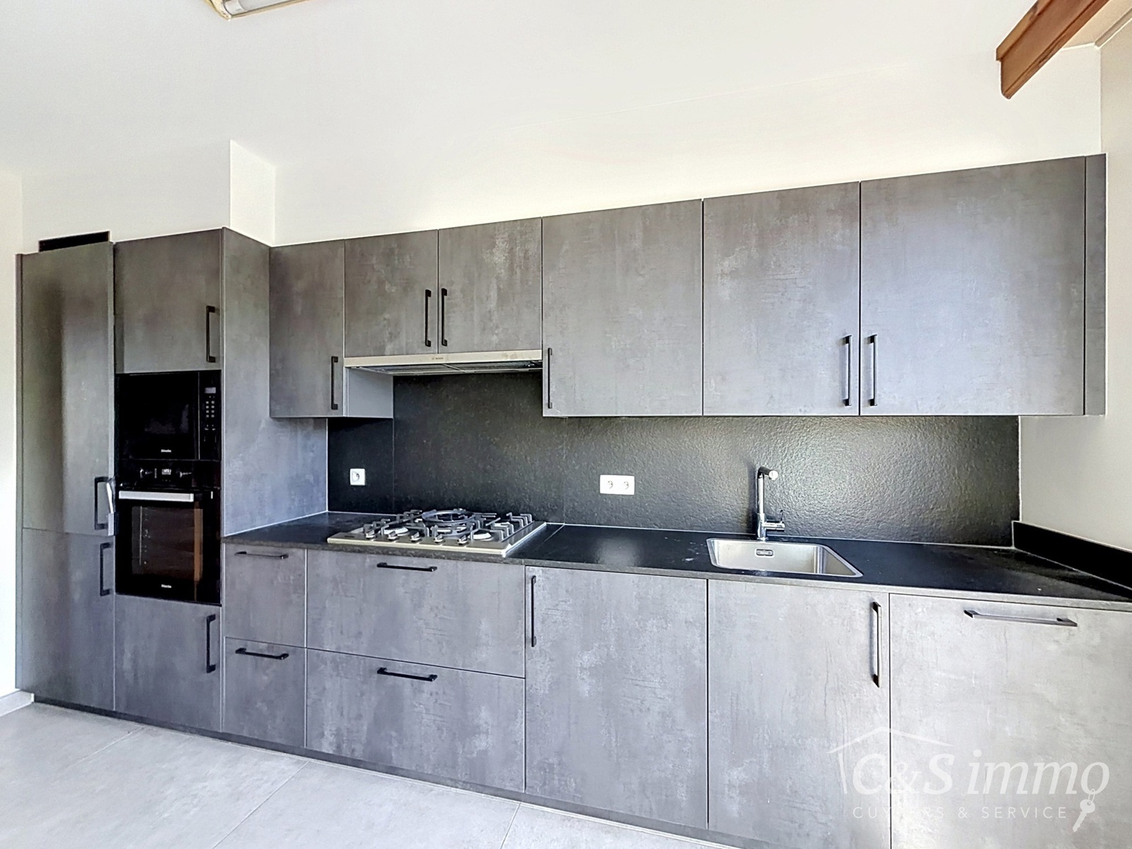 Gerenoveerd appartement met uitzicht op de atletiekpiste Rodeloop - foto 3