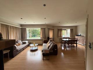 Op zoek naar een comfortabele en centraal gelegen gezinswoning? Deze ruime woning, gelegen in de Eikelstraat 28 in De Pinte, bevindt zich in...