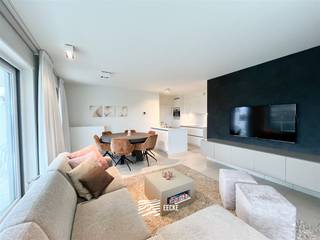 Appartement d'angle exceptionnel avec deux chambres et un jardinSitué au premier étage avec vue sur le chenal du port et le parc...