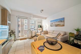 Discover this ready-to-move-in one-bedroom flat, fully furnished, with a sleeping area, situated in the heart of Ostend. Located on the fourth...