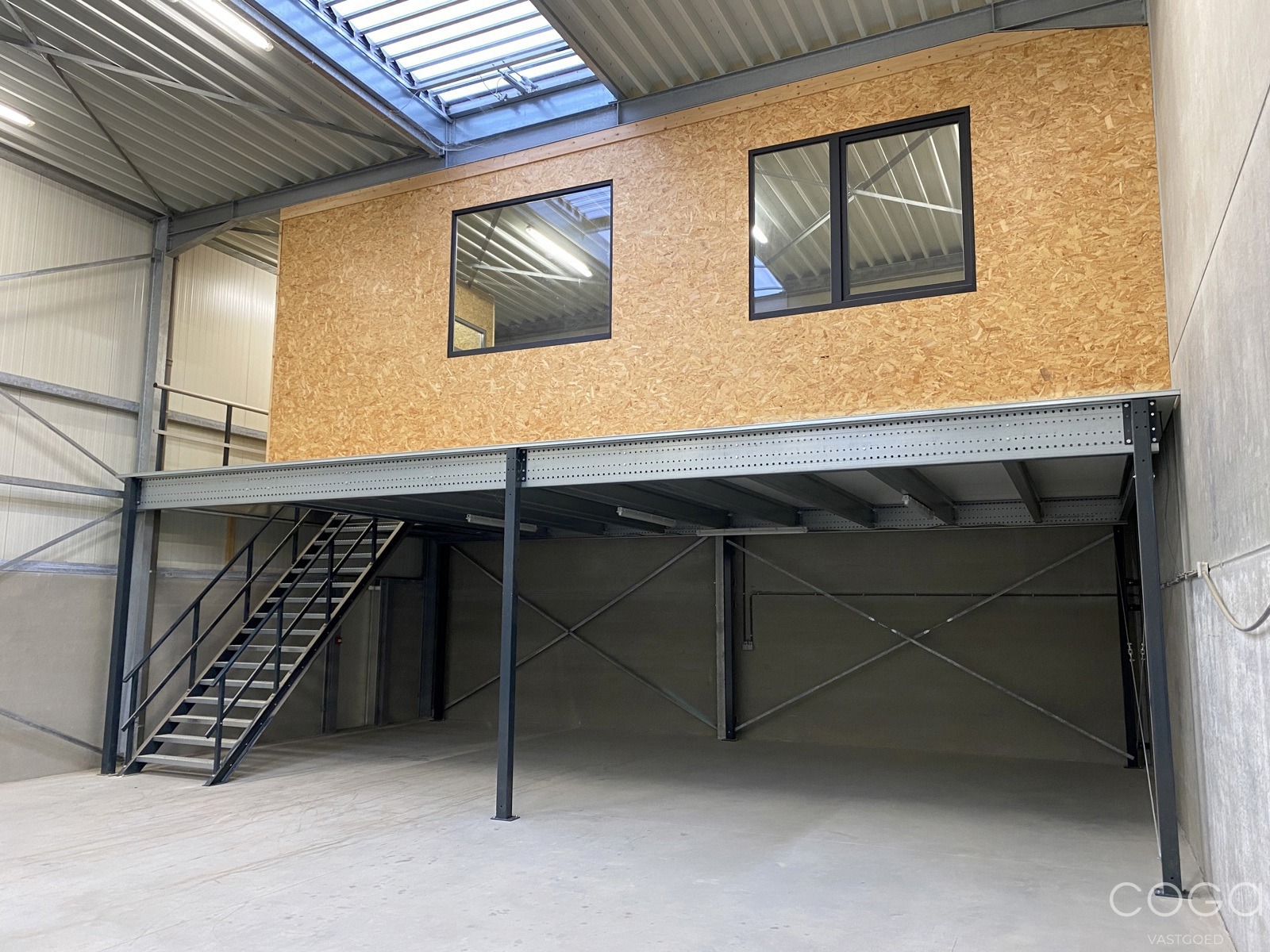 Bedrijfsunit (378m²) met kantoor op TOPLOCATIE nabij E19! - foto 4