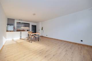 Ready to move in 2 bedroom apartment with cozy garden in a quiet residential area in Ekeren.Ideally located near the port of Antwerp and a few...