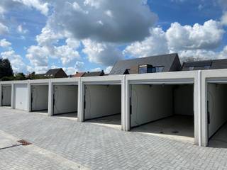 Garage à louer à Dixmude