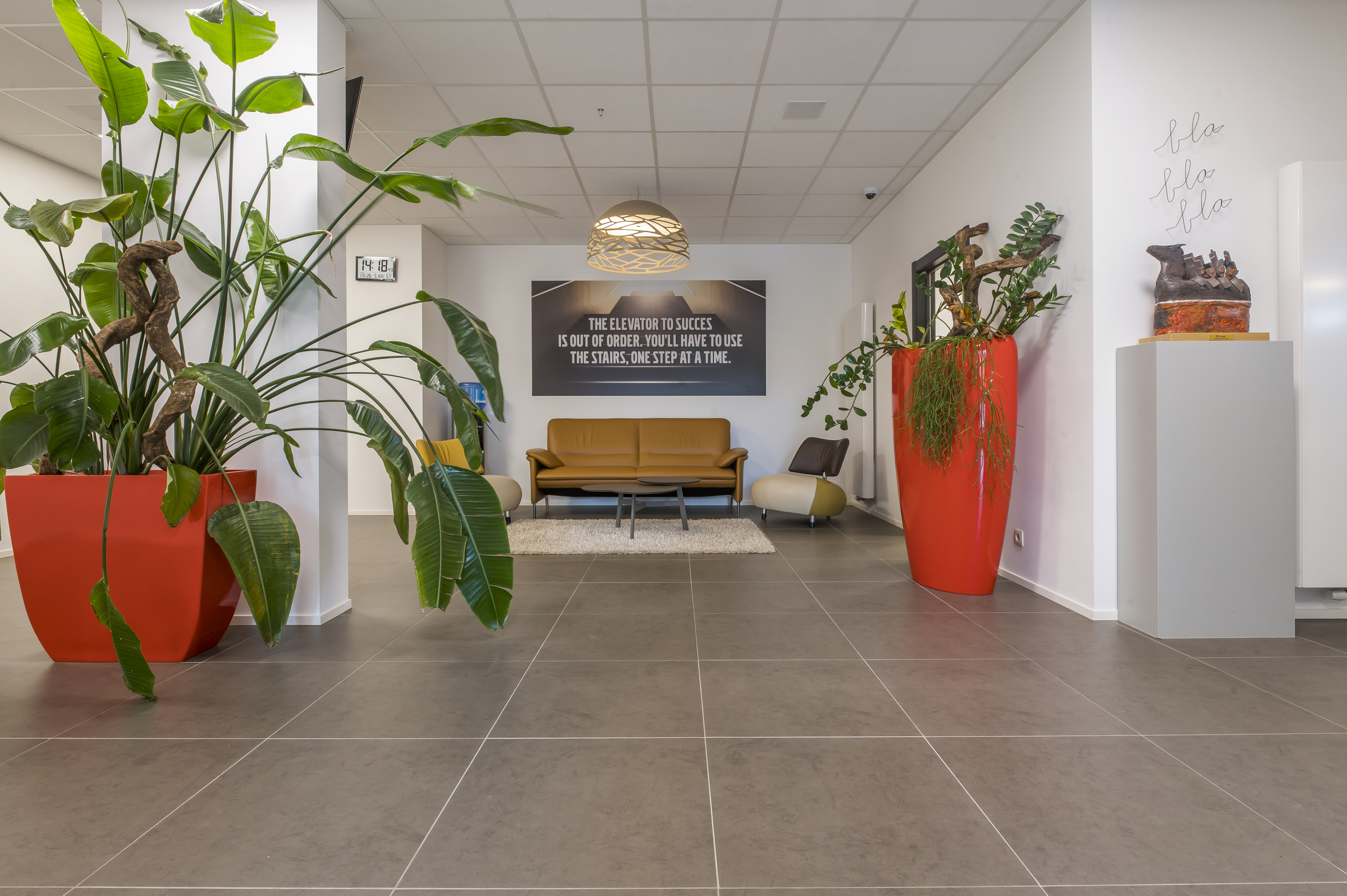 Instapklaar bedrijfsgebouw op een uitstekende ligging - foto 2