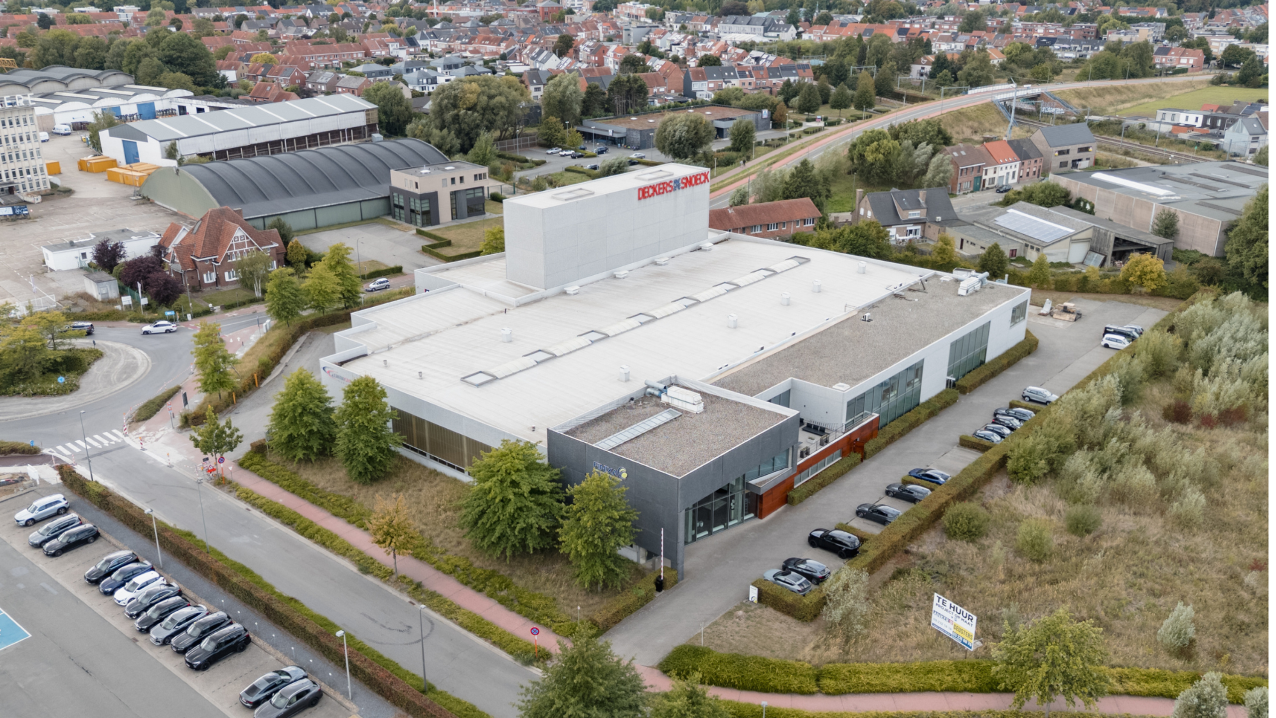 Modern bedrijfsgebouw langs E17 in Zwijndrecht - foto 1