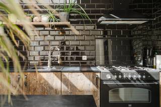 De Steenstraat has an excellent location in Heule. Thanks to the easy connection by bike and car, it is possible to access roads and other...