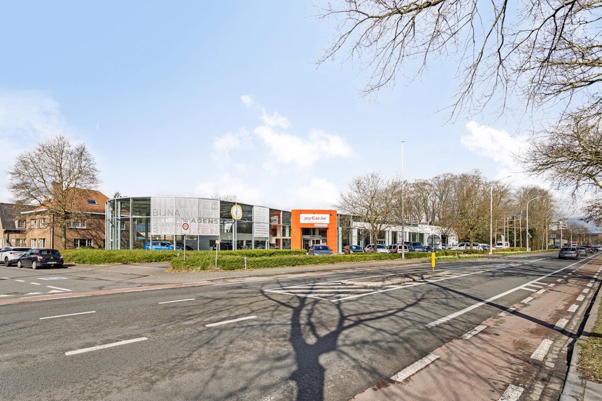 Uniek commercieel huurpand op dé invalsweg van Brugge. - foto 3