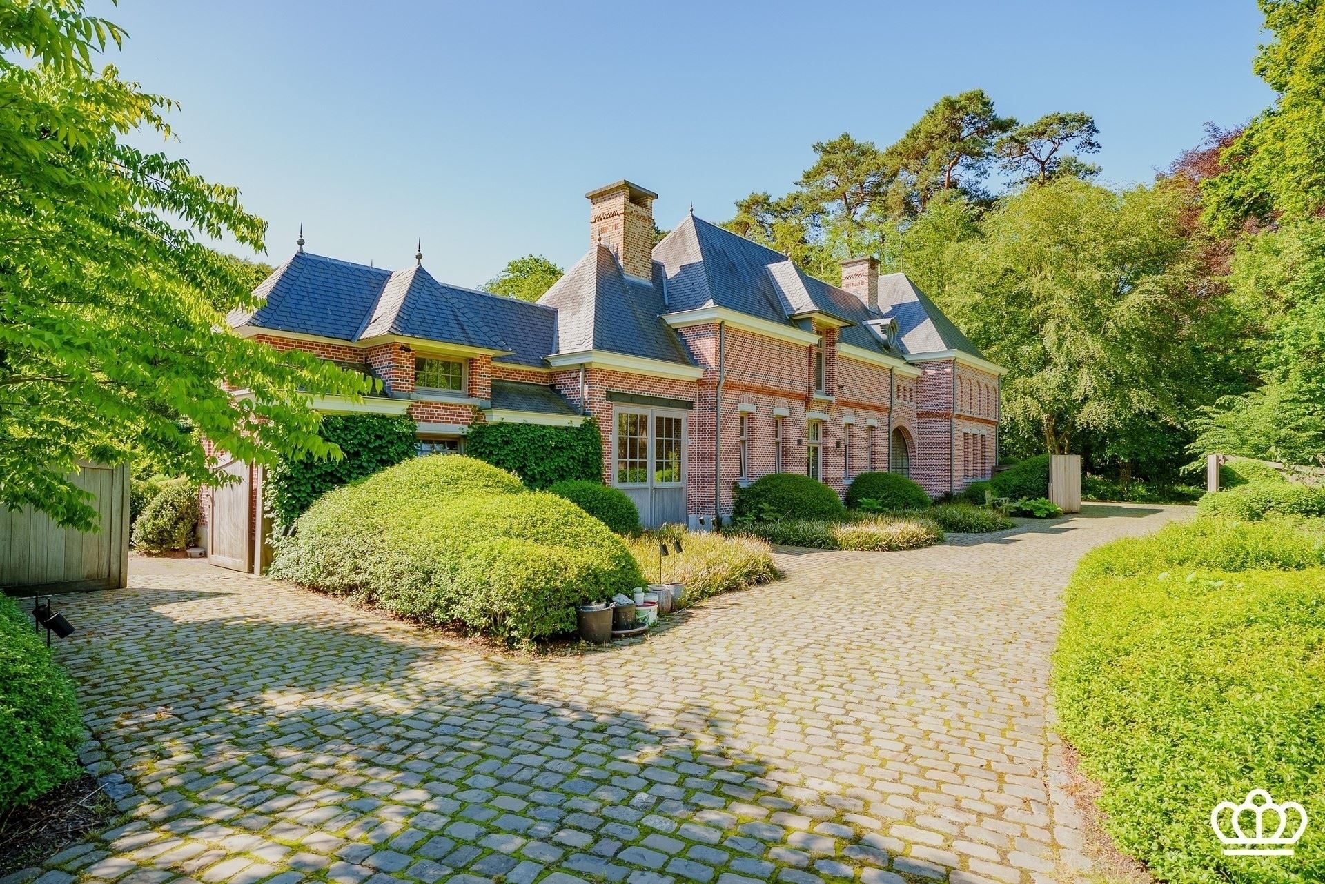 Uitzonderlijk en prachtig gerenoveerde voormalige koetshuis en orangerie te Kapellen - foto 5