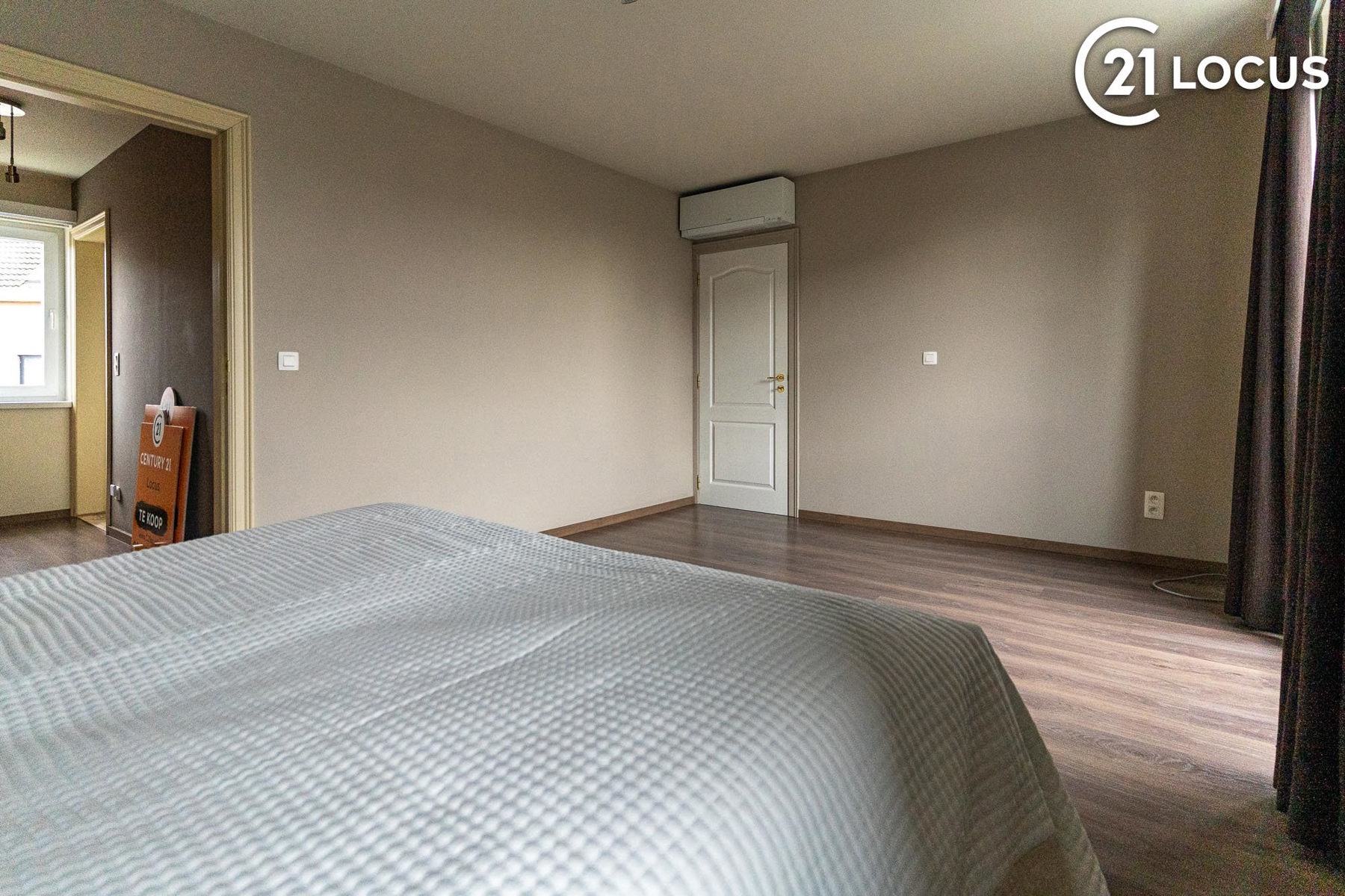 House for sale in Beveren-Kruibeke-Zwijndrecht with 4 bedrooms - photo 2