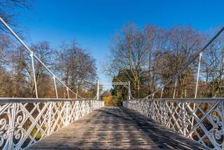 Keiligbrug is wonen met zicht op het stadspark! 6%BTW<br /><br />Meer informatie of uw afspraak inplannen kan via bart@homixx.be of via 0489 828 833.<br /><br />Dit kleinschalige, energiezuinige nieuwbouwproject 'Keiligbrug' bestaat uit 9 zeer hoogwaardig afgewerkte BEN appartementen en 2 ruime woningen, ontworpen met oog voor detail en comfort. Elke woning biedt een perfecte balans tussen modern design en functionaliteit, met grote raampartijen die zorgen voor veel natuurlijk licht en een open sfeer. Het project combineert het beste van stedelijk leven met de rust van de natuur.<br /><br />De grote troeven van dit project zijn de unieke ligging aan het groene stadspark, natuurstenen gevel, de hoogwaardige afwerking en de exclusieve architectuur. Daarnaast bieden de ruime terrassen en private tuinen een perfecte plek om te ontspannen en te genieten van het buitenleven. Dit project is de ideale keuze voor wie op zoek is naar luxe, comfort en een unieke locatie in Antwerpen.<br /><br />Prijzen vanaf 500.000 EUR exclusief kosten.<br />Meer informatie of uw afspraak inplannen kan via bart@homixx.be of via 0489 828 833.