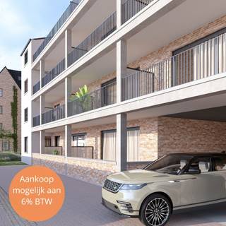 Ontdek dit exclusieve nieuwbouwproject “De Kroon” in het hart van Buggenhout: een moderne en stijlvolle residentie bestaande uit 53 luxe-appartementen en 3 handelspanden, ontworpen voor wie comfort, kwaliteit en een centrale ligging weet te waarderen. Bovendien is het mogelijk deze appartementen aan te kopen aan 6% BTW. <br />De residentie biedt een ruime waaier aan woonmogelijkheden, van 1-, 2- tot 3-slaapkamerappartementen, telkens met een doordachte indeling, hoogwaardige afwerking en grote raampartijen die zorgen voor een overvloed aan natuurlijk licht. Dankzij de hedendaagse architectuur en het gebruik van duurzame materialen straalt het gebouw klasse en tijdloosheid uit.<br />Gelegen midden in het centrum van Buggenhout, bevinden alle voorzieningen zich op wandelafstand: winkels, horeca, scholen, openbaar vervoer en recreatie liggen letterlijk voor de deur.<br />Onder het gebouw bevindt zich een ruime ondergrondse kelder met drie verdiepingen en gemeenschappelijke fietsenstalling, waar kopers de mogelijkheid hebben om een staanplaats, garage of dubbele garage bij aan te kopen. Zo geniet elke bewoner van maximale parkeergemakken en extra bergruimte.<br />Het project wordt uitgerust met de modernste technieken om een duurzaam en energiezuinig wooncomfort te garanderen. Elke woonst beschikt over een warmtepomp, vloerverwarming en een geavanceerd ventilatiesysteem. Dit alles zorgt voor een aangenaam binnenklimaat in elk seizoen én een lagere energiefactuur.<br />Dit nieuwbouwproject staat voor toekomstgericht wonen op een uitmuntende locatie. Luxe, duurzaamheid en comfort komen hier samen in een unieke woonbeleving.<br />Referentie: 5553