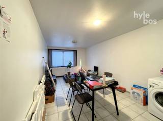 <p><span>Centrally located ready to move in apartment with good connection to E17, city center or station.</span></p><p><span>An apartment located on the second floor with entrance hall, fitted kitchen with appliances (electric cooker and cooker hood), living room, bathroom with all comforts (single sink, toilet and shower), 1 bedroom. Connection for washing machine provided. BJ: 2008. Shared bicycle storage is provided. Central heating on natural gas. HR glazing. Very favorable EPC: 118. Ideal starter home or interesting as an investment! Schedule your visit now!</span></p><p><span> </span></p>