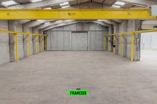 Ruime bedrijfsloods van +1.000 m² te koop in Werken – Topligging nabij N35 – Rolbrug 5 ton – Milieuvergunning klasse 1Bent u op zoek naar een ruime...