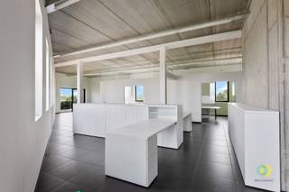 Deze kantoorruimte bevindt zich op het tweede verdiep van een strategisch gelegen gebouw in Vilvoorde, met vlotte verbindingen richting...