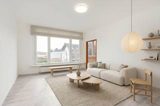 <p>Dit gerenoveerde appartement combineert comfortabel wonen met een centrale ligging tussen Antwerpen en Brussel. Dankzij de vlotte bereikbaarheid en de ligging in het centrum bevinden winkels, openbaar vervoer en dagelijkse voorzieningen zich vlakbij. De woning werd vernieuwd en is instapklaar, waardoor je meteen kan genieten van een aangename woonomgeving. Met drie ruime slaapkamers biedt dit appartement bovendien heel wat mogelijkheden voor gezinnen, koppels of wie extra ruimte zoekt voor een bureau of hobbykamer. Een interessante opportuniteit voor wie een appartement in Boom wil kopen.</p>

<p>Belangrijkste ruimtes:<br />• Lichtrijke woonkamer met aangename leefruimte<br />• Functionele keuken met praktische indeling<br />• 3 ruime slaapkamers met verschillende inrichtingsmogelijkheden<br />• Badkamer met basiscomfort</p>

<p>Troeven:<br />• 3 ruime slaapkamers<br />• Centrale ligging tussen Antwerpen en Brussel<br />• Gerenoveerd en instapklaar</p>

<p>Neem vandaag nog contact op met je ERA-makelaar voor een bezoek. JOUW DROOMAPPARTEMENT. ZO GEVONDEN!</p>
