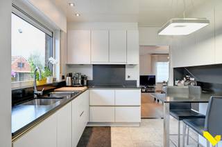 Instapklare, ruime gezinswoning met 3 volwaardige slaapkamersOp zoek naar een woning waar ruimte, functionaliteit en comfort hand in hand gaan? Dan...